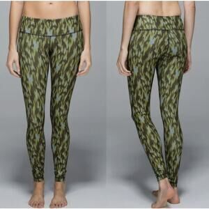 Lululemon Wunder Under Luxtreme Lusche Telemark Almost Pear Abstract 8 Yoga Pant